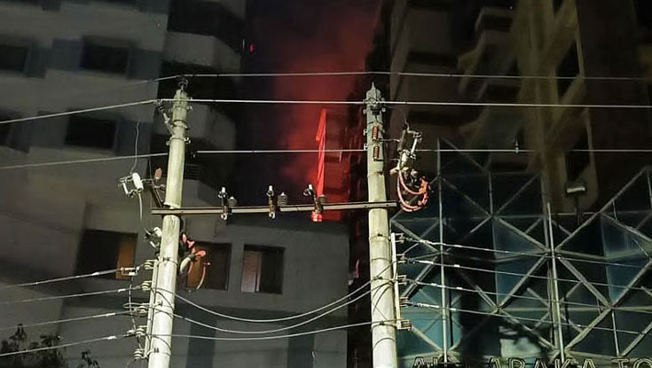 রাজধানীতে বহুতল ভবনে আগুন, নিহত ২