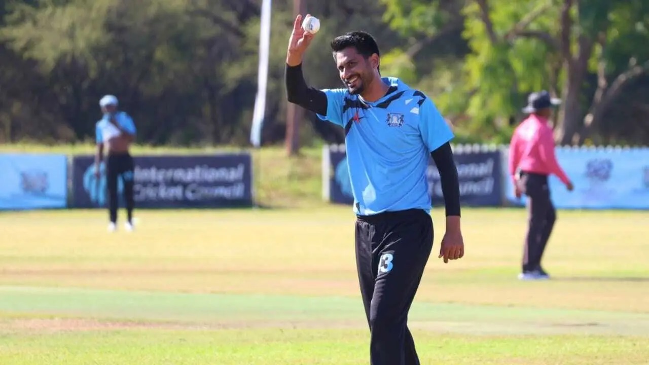 ২ রানে ৬ উইকেট নিয়ে বিশ্ব রেকর্ড