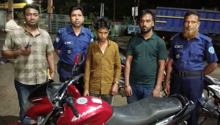 ছাত্রদল নেতার কৌশলে উদ্ধার চোরাই মোটরসাইকেল