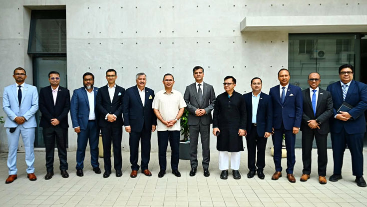 প্রধানমন্ত্রীর সঙ্গে অ্যামচেম প্রতিনিধিদলের সৌজন্য সাক্ষাৎ