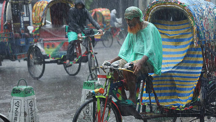 ঢাকায় মুষলধারে বৃষ্টি, কতক্ষণ থাকবে?