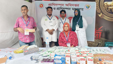 পশুর হাটে ভেটেরিনারি চিকিৎসাসেবায় বাকৃবি শিক্ষার্থীরা পশুর হাটে ভেটেরিনারি চিকিৎসাসেবায় বাকৃবি শিক্ষার্থীরা