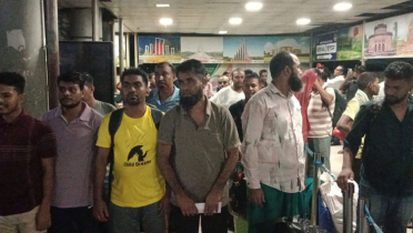 কারাভোগ শেষে ভারত ফিরলেন ৫০ বাংলাদেশি কারাভোগ শেষে ভারত ফিরলেন ৫০ বাংলাদেশি