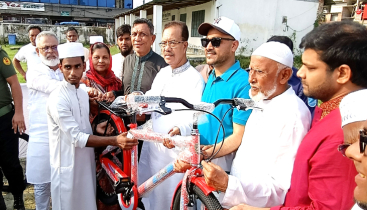 কালীগঞ্জে শিক্ষার্থী-নারী, ক্ষুদ্র নৃ-গোষ্ঠীদের বিভিন্ন উপকরণ বিতরণ