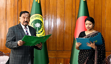 শপথ নিলেন এনসিপির নুসরাত তাবাসসুম