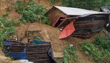 রোহিঙ্গা ক্যাম্পে পাহাড়ধসে ৫ শিক্ষার্থীর মৃত্যু রোহিঙ্গা ক্যাম্পে পাহাড়ধসে ৫ শিক্ষার্থীর মৃত্যু