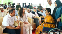 জুলাই গণঅভ্যুত্থানে আহত মিতুর খোঁজ নিলেন প্রধানমন্ত্রী জুলাই গণঅভ্যুত্থানে আহত মিতুর খোঁজ নিলেন প্রধানমন্ত্রী