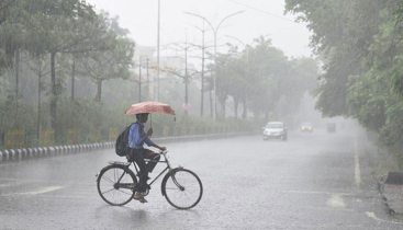 দেশজুড়ে ভারি বৃষ্টির শঙ্কা