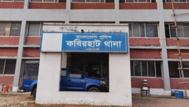 থানার সামনে অটোরিকশা চাপায় কৃষকের মৃত্যু থানার সামনে অটোরিকশা চাপায় কৃষকের মৃত্যু