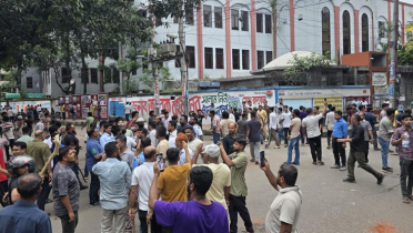 আলিয়া মাদ্রাসায় ছাত্রদল-শিবিরের সংঘর্ষে রণক্ষেত্র আলিয়া মাদ্রাসায় ছাত্রদল-শিবিরের সংঘর্ষে রণক্ষেত্র