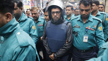 কারাগারে নেয়ার পথে প্রিজনভ্যানে আহত পলক