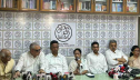 মুখ্যমন্ত্রীর দায়িত্ব থেকে পদত্যাগ করছেন না মমতা ব্যানার্জি