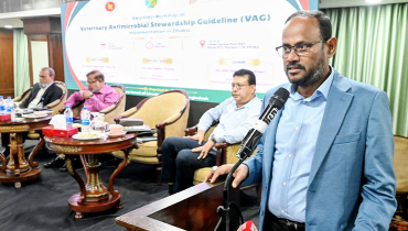 ‘অযৌক্তিক অ্যান্টিবায়োটিক ব্যবহার রোধে সম্মিলিত উদ্যোগ জরুরি’ ‘অযৌক্তিক অ্যান্টিবায়োটিক ব্যবহার রোধে সম্মিলিত উদ্যোগ জরুরি’