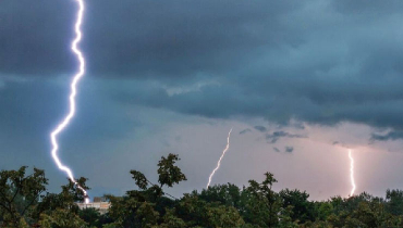 ৭ জেলায় বজ্রপাতের আশঙ্কা
