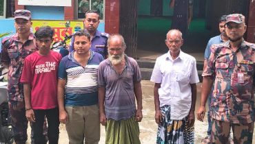 শূণ্যরেখায় আটকা পড়া বৃদ্ধা ফিরলেন পরিবারে শূণ্যরেখায় আটকা পড়া বৃদ্ধা ফিরলেন পরিবারে