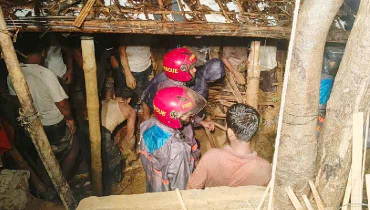 পাহাড়ধসে নিহতের সংখ্যা বেড়ে ১৯, বৃষ্টি অব্যাহত পাহাড়ধসে নিহতের সংখ্যা বেড়ে ১৯, বৃষ্টি অব্যাহত