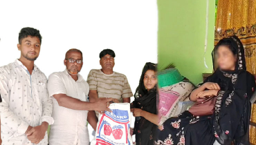 ঝালকাঠিতে স্ত্রীর স্বীকৃতির দাবিতে অনশনে তরুণী