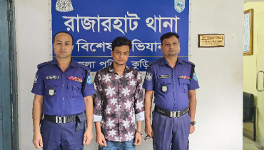 সরকারি রাস্তা নিয়ে বিরোধের জেরে হত্যাকাণ্ড, ছাত্রশক্তির নেতা গ্রেফতার সরকারি রাস্তা নিয়ে বিরোধের জেরে হত্যাকাণ্ড, ছাত্রশক্তির নেতা গ্রেফতার