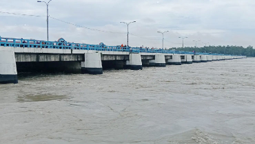 ফুঁসে উঠছে তিস্তা, লালমনিরহাটে বন্যার শঙ্কা