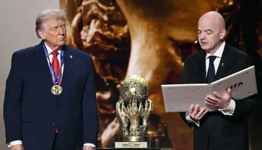 ট্রাম্পকে দেয়া ‘ফিফা শান্তি পুরষ্কার’ বাতিলের দাবি