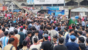 আন্দোলনে পরীক্ষার্থীরা, বৈঠকে কর্মকর্তারা