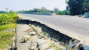 নাটোর-বগুড়া মহাসড়কে ধস, দুর্ঘটনার শঙ্কা নাটোর-বগুড়া মহাসড়কে ধস, দুর্ঘটনার শঙ্কা