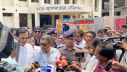 হঠাৎ হাসপাতাল পরিদর্শনে স্বাস্থ্যমন্ত্রী, টিকিট ক্লার্ক ক্লোজড
