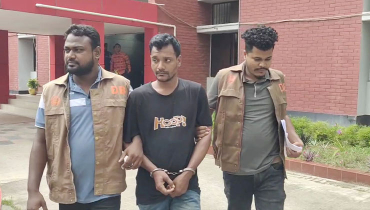 রাজবাড়ীতে ইয়াবাসহ যুবক গ্রেফতার রাজবাড়ীতে ইয়াবাসহ যুবক গ্রেফতার