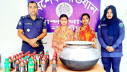 নওগাঁর মান্দায় দেশীয় মদসহ দুই নারী আটক