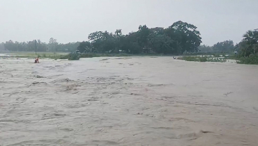 পাহাড়ি ঢলে প্লাবিত হচ্ছে নিম্নাঞ্চল