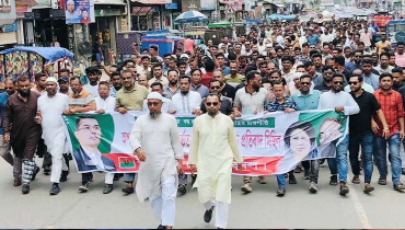 নৈরাজ্য প্রতিরোধে লক্ষ্মীপুরে যুবদলের বিক্ষোভ নৈরাজ্য প্রতিরোধে লক্ষ্মীপুরে যুবদলের বিক্ষোভ