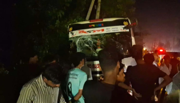 বাস-লেগুনা সংঘর্ষে নিহত ৩, আহত ২০ বাস-লেগুনা সংঘর্ষে নিহত ৩, আহত ২০