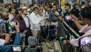 প্রতিমন্ত্রীর ‘ক্লিন আপ ড্রাইভ’, ১০ ব্যবসায়িকে জরিমানা প্রতিমন্ত্রীর ‘ক্লিন আপ ড্রাইভ’, ১০ ব্যবসায়িকে জরিমানা
