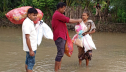 প্রধানমন্ত্রীর পক্ষে বন্যার্তদের ত্রাণ দিলেন ছাত্রনেতা আল আমিন বাবলু প্রধানমন্ত্রীর পক্ষে বন্যার্তদের ত্রাণ দিলেন ছাত্রনেতা আল আমিন বাবলু