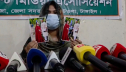 স্বামীর বিরুদ্ধে স্ত্রীর সংবাদ সম্মেলনে স্বামীর বিরুদ্ধে স্ত্রীর সংবাদ সম্মেলনে