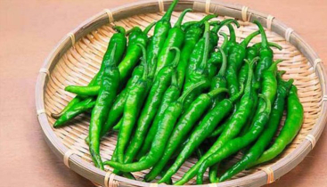 নাক বন্ধ? স্বস্তি দিতে পারে কাঁচা মরিচ