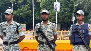 ধানমন্ডিতে কঠোর অবস্থানে আইনশৃঙ্খলা বাহিনী ধানমন্ডিতে কঠোর অবস্থানে আইনশৃঙ্খলা বাহিনী