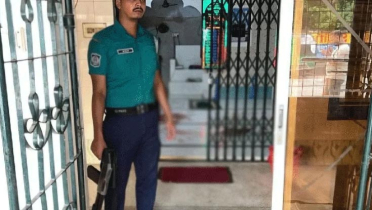খুলনায় মসজিদে ঢুকে গুলি, গুলিবিদ্ধ ২ খুলনায় মসজিদে ঢুকে গুলি, গুলিবিদ্ধ ২