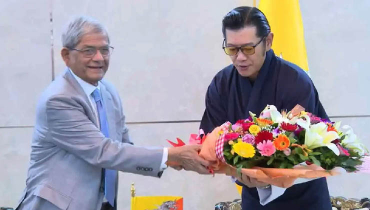 বিমানবন্দরে ভুটানের রাজার সঙ্গে সৌজন্য সাক্ষাৎ রাষ্ট্রপতির