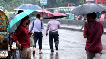রাজধানীতে বৃষ্টি, অফিসগামীদের চরম ভোগান্তি রাজধানীতে বৃষ্টি, অফিসগামীদের চরম ভোগান্তি