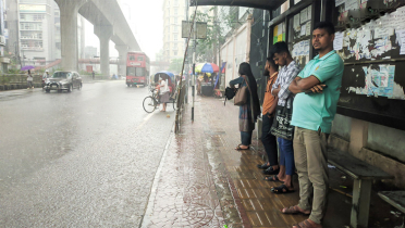 রাজধানীতে মুষলধারে বৃষ্টি, বিপাকে অফিসগামীরা