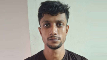 স্ত্রী-শাশুড়িকে হত্যা করে পালানো যুবকের থানায় আত্মসমর্পণ স্ত্রী-শাশুড়িকে হত্যা করে পালানো যুবকের থানায় আত্মসমর্পণ