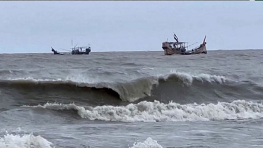 সাগরে লঘুচাপ, সমুদ্রবন্দরে সতর্কতা জারি সাগরে লঘুচাপ, সমুদ্রবন্দরে সতর্কতা জারি