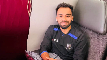 বিশ্বকাপের প্রস্তুতি নিতে আফ্রিকায় তাওহীদ হৃদয় বিশ্বকাপের প্রস্তুতি নিতে আফ্রিকায় তাওহীদ হৃদয়