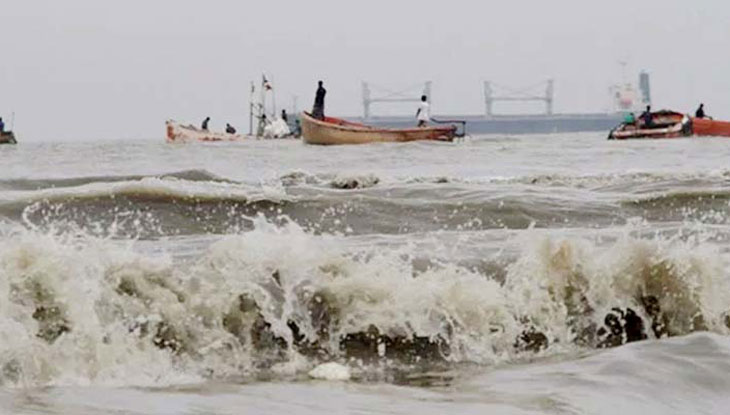 সমুদ্রবন্দরে ৩ নম্বর সতর্ক সংকেত
