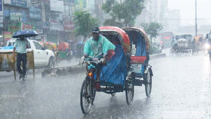সাতসকালে রাজধানীতে বৃষ্টি, দূর্ভোগে অফিসগামীরা 