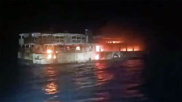 ফিলিপাইনে যাত্রীবাহী জাহাজে আগুন, প্রাণহানি বেড়ে ৭৭