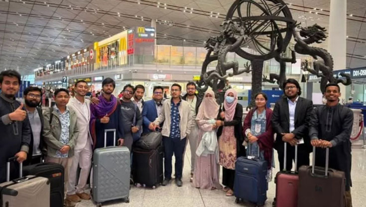 ভিপি সাদিক কায়েমসহ চীন গেলেন ডাকসুর ১৫ নেতা