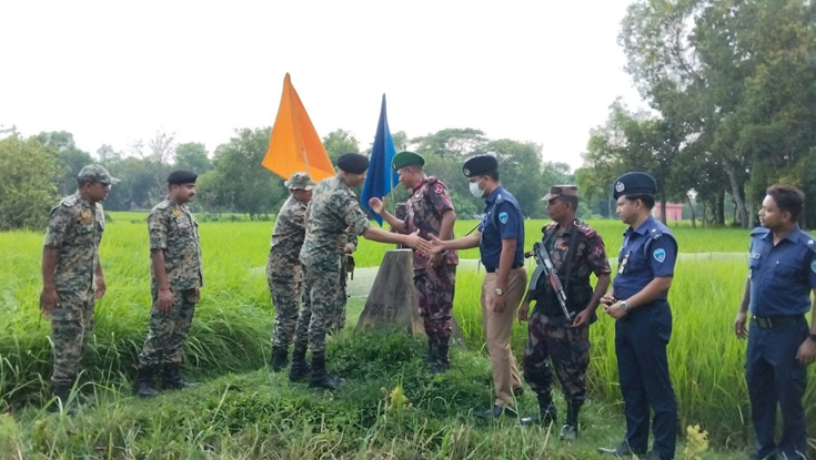 আটক ২ পুলিশ সদস্যকে ফেরত দিল বিএসএফ