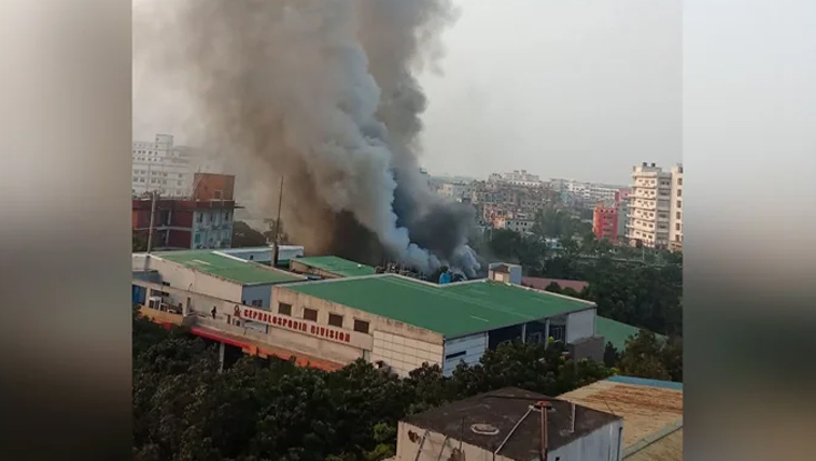 ইবনে সিনা ওষুধ কারখানায় আগুন
